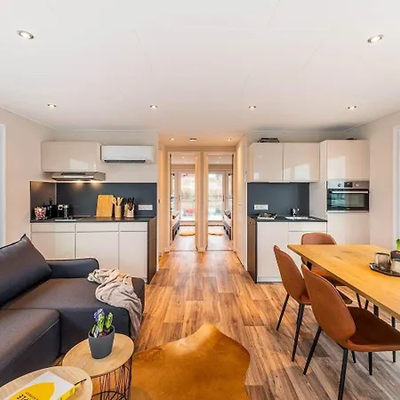 Ботель Hausboot Atlantis Klitten