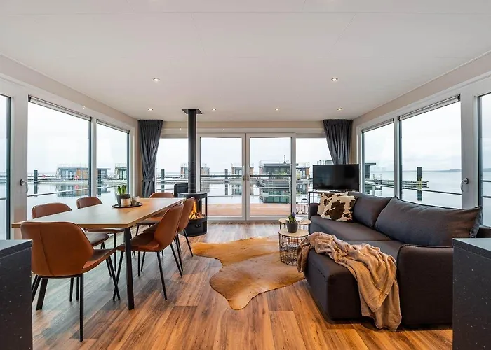 Hausboot Atlantis 船屋 Klitten